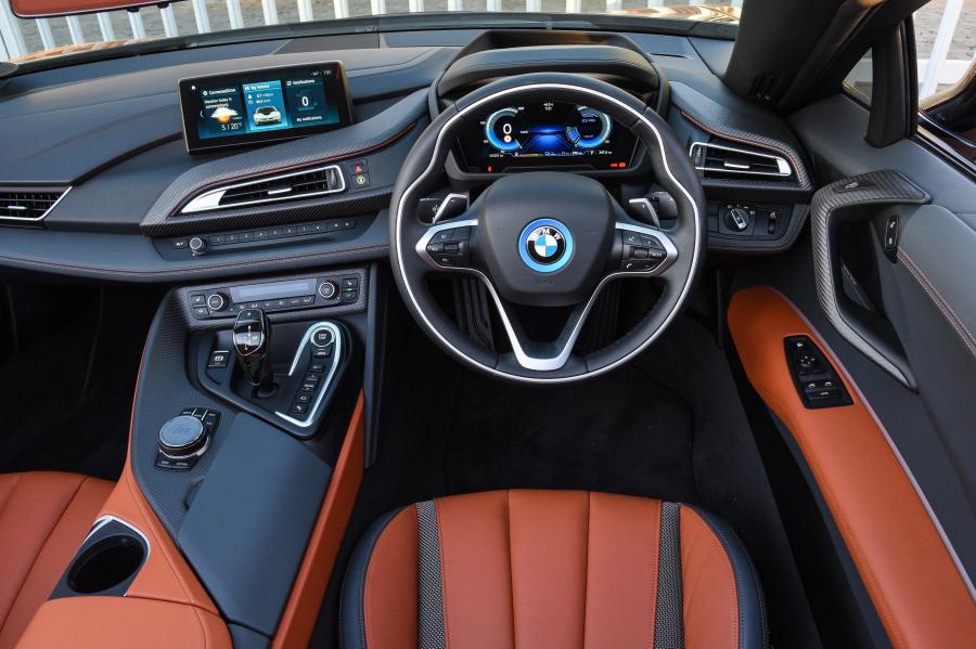 Торпедо BMW i8 Roadster (I15) 2018 года  (ZA) (фото 2 из 44)